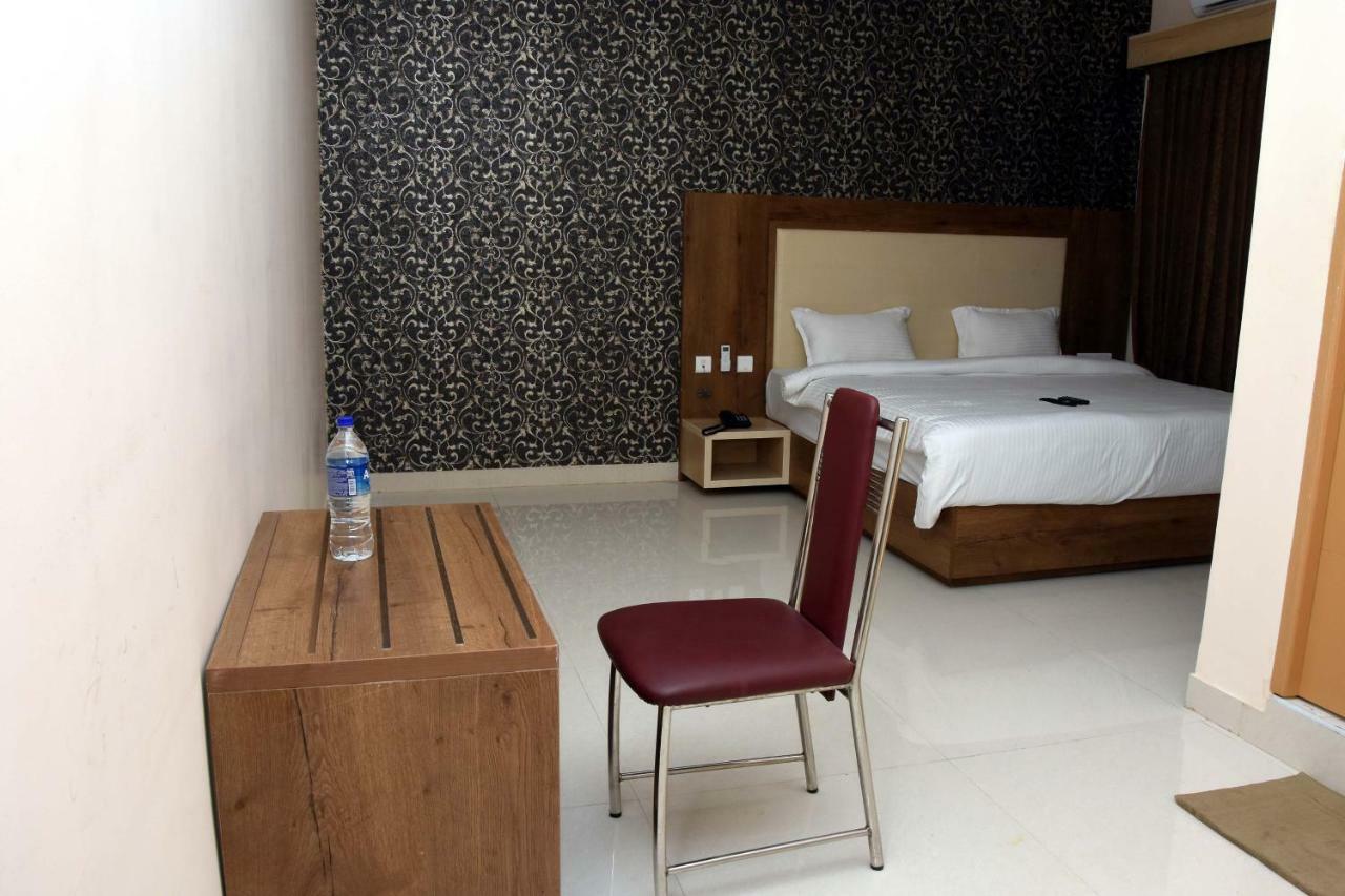 Salem Regency - A Business Stay 外观 照片